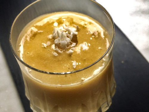 Smoothie med mango, banan og havremælk